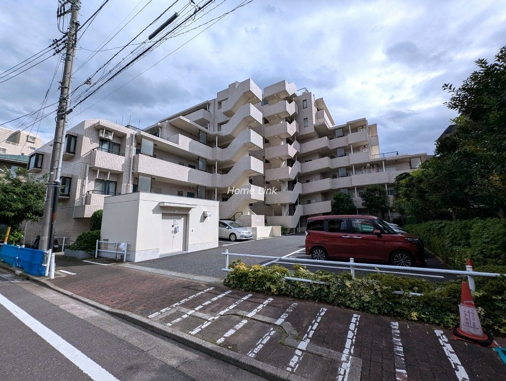 東建ニューハイツ赤塚公園　駐車場出入口